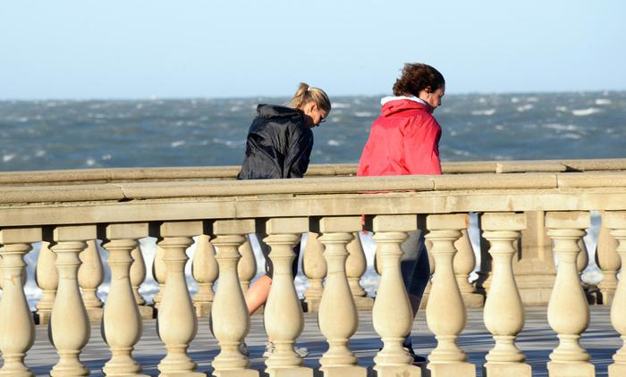 Maltempo, codice arancio vento su costa