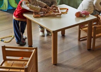 Maltrattamenti al nido, divieto temporaneo per maestra