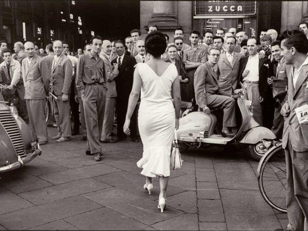 Mario De Biasi, Gli italiani si voltano, Moira Orfei, 1954 