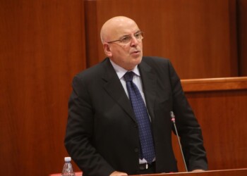Oliverio a Zingaretti: “Faccio un passo indietro”