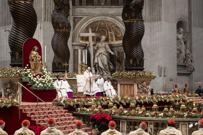 Papa: “Mondo è dare-avere, Dio è gratis”