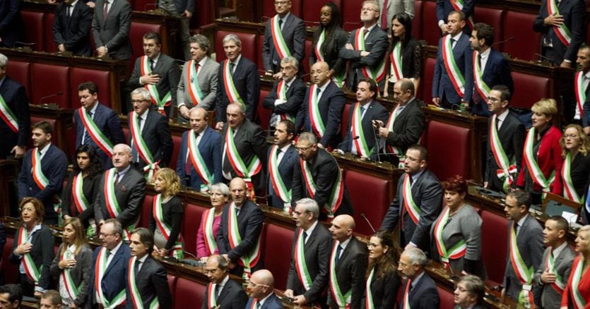 Piccoli Comuni, ai sindaci indennità da 1.400 euro netti al mese