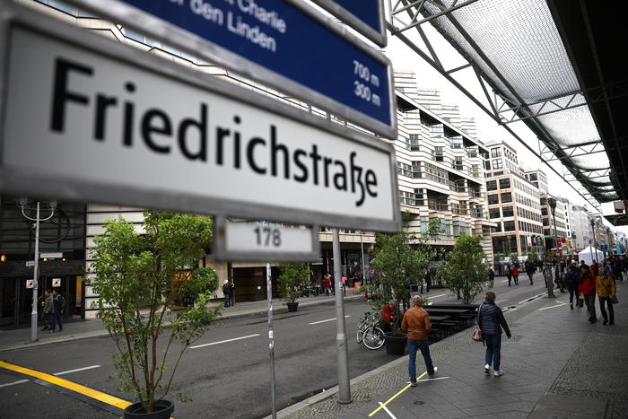 Rapina e spari a Checkpoint Charlie