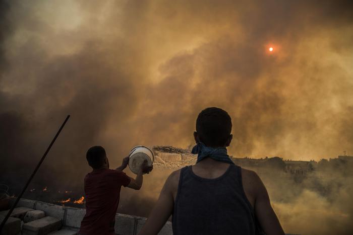 Siria, almeno 8 morti in raid aerei