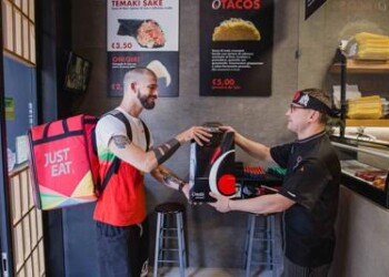 Sostenibilità: Just Eat, 750 piatti ‘sospesi’ donati a domicilio 