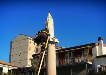 Termoli, omaggio annuale Vigili del fuoco a Madonnina