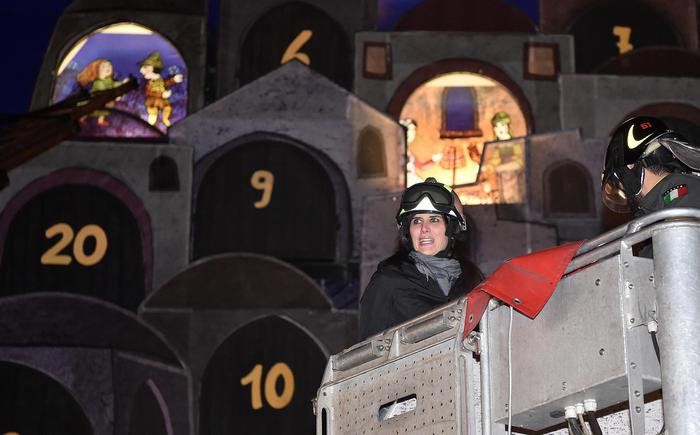 Torino accende albero Natale luminoso