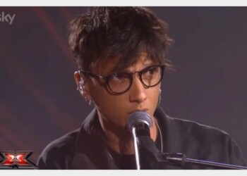 Ultimo incanta a “XFactor”: il suo medley di successi chiude l’anno da record