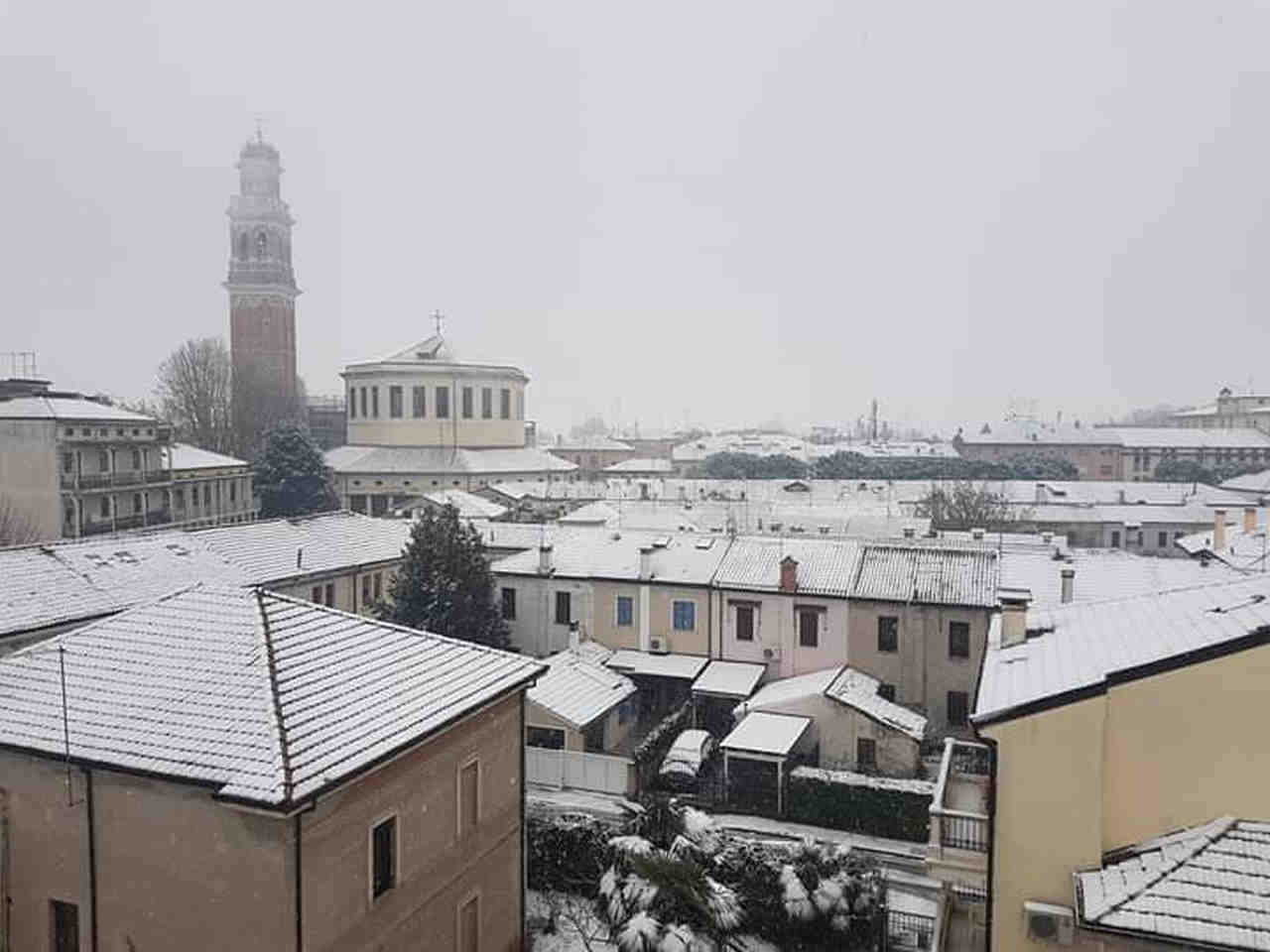 VIDEO METEO: NEVE in Pianura Padana e fin sulle spiagge lungo l’Adriatico