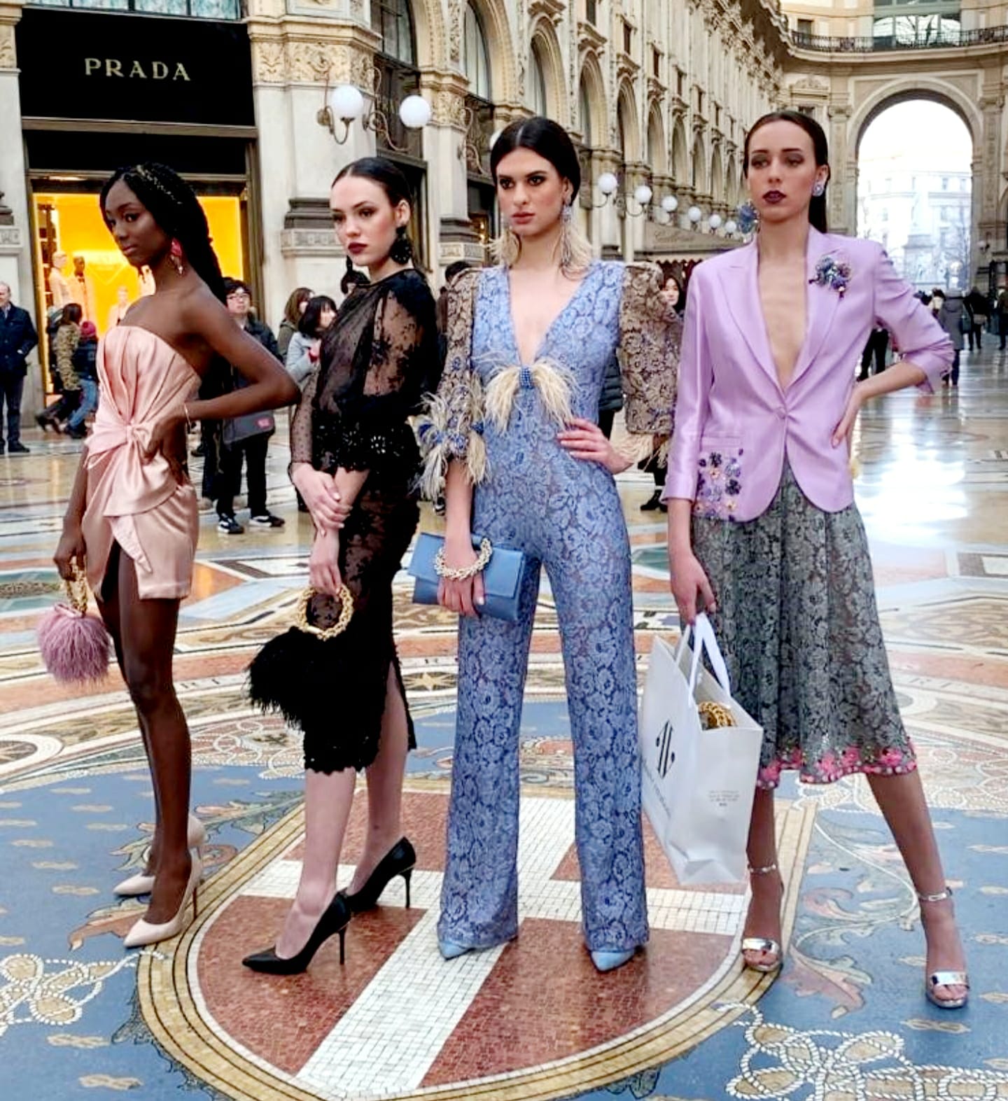 La Vanity Models di Francesco Pampa incanta Milano: successo per lo shooting in piazza