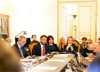 Manutenzione strade siciliane e voli scontati per la Sicilia, focus all’Ars oggi col viceministro Cancelleri