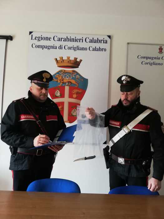 Accoltella il padre, arrestato