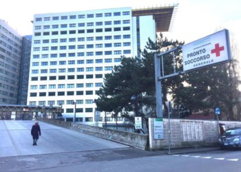 Aggredita per rapina,finisce in ospedale