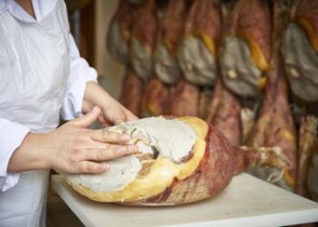 Alimenti: Prosciutto San Daniele Dop, Consorzio aggiorna regole lavorazione  