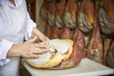 Alimenti: Prosciutto San Daniele Dop, Consorzio aggiorna regole lavorazione  