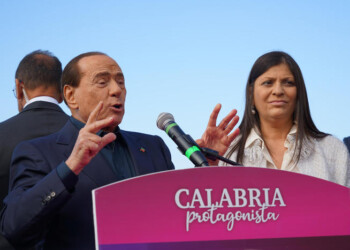 Berlusconi, Santelli brava, ma mai data