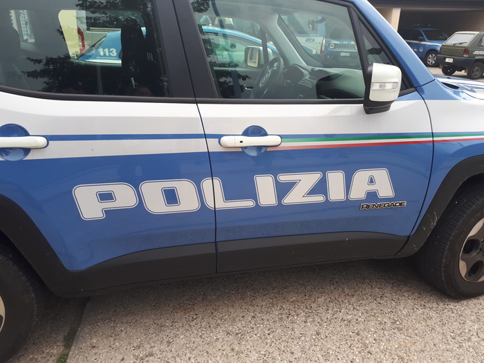 Bomba carta contro sede Prc nel Barese