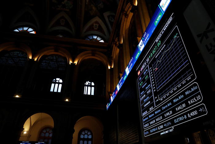 Borsa Hong Kong apre a -0,44%