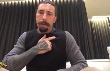 Brumotti: “Salvo grazie a giubbotto antiproiettile” 