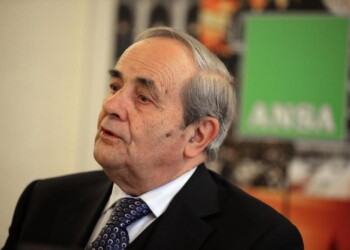 Calcinacci, sindaco Matera chiude scuola