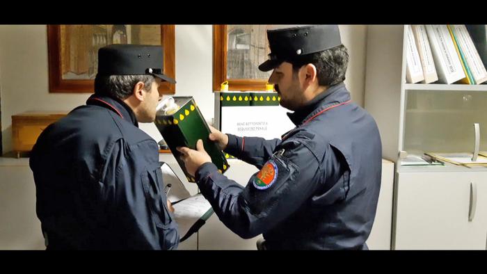 I carabinieri forestali sequestrano 1.200 litri ‘olio evo’