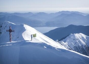 Clima: quattro alpinisti italiani a Davos con gli sci per protesta  