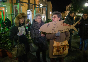 Con le Sardine lucane “Potenza si slega”