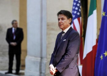 Conte, Salvini al citofono indegno