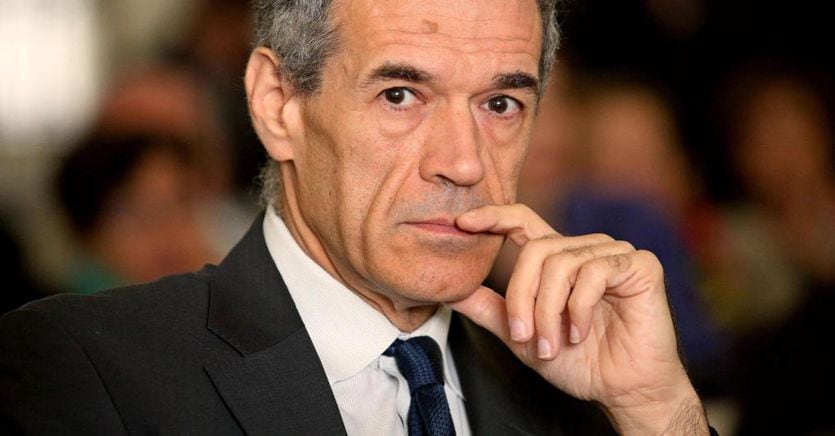 Cottarelli: «Per ripartire va ridotta la pressione fiscale di due punti, senza deficit»
