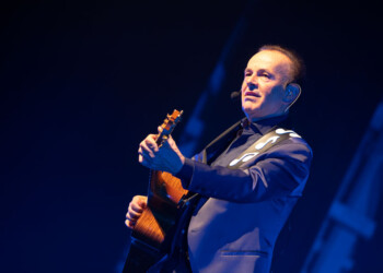 DODI BATTAGLIA  prosegue il tour  “PERLE – Mondi senza età”