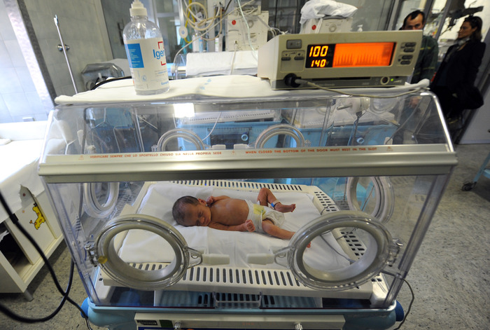 Esami inutili figli prematuri, arrestato