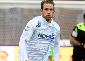 Floro Flores dà addio al calcio, mi hai tolto dalla strada