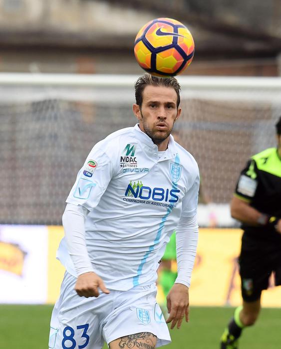 Floro Flores dà addio al calcio, mi hai tolto dalla strada