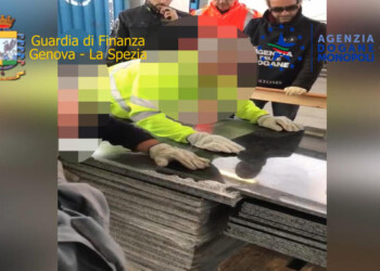 Gdf sequestra 333 kg di cocaina in porto alla Spezia