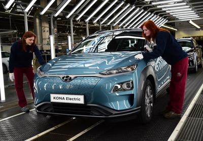 Cresce la domanda e Hyundai triplica produzione Kona Electric per Europa