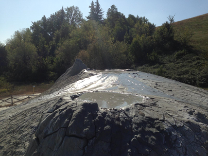 Terremoti. La risalita dei gas nella crosta terrestre aiuta a monitorare la deformazione delle rocce