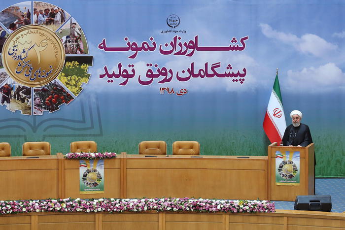 Iran, aereo abbattuto da due missili