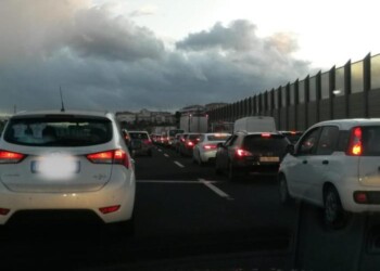 Lancia sasso 8kg da cavalcavia, un arresto