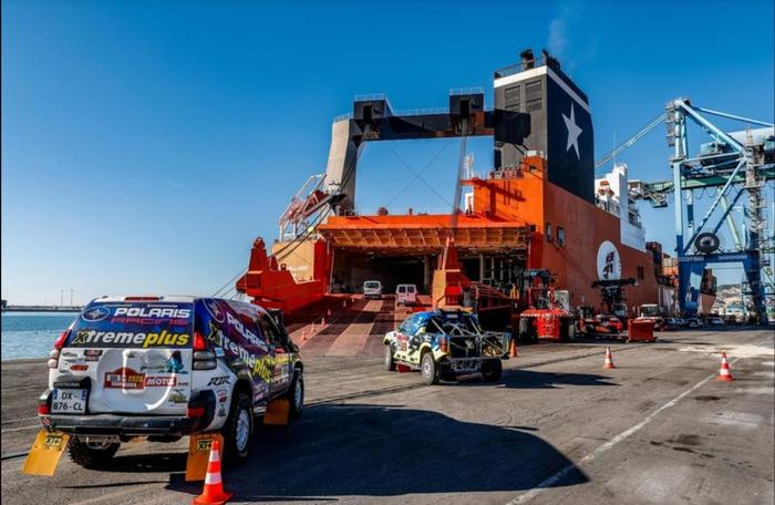 Mezzi Dakar in Arabia su nave italiana