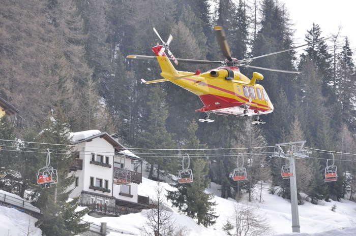Precipita per 40 metri, salvo freerider