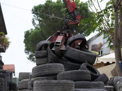 Pneumatici 'neri', ogni anno fino a 40mila t. sul mercato italiano