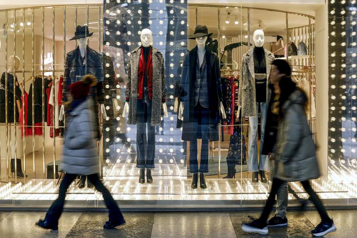 Saldi-mania,acquisti per 2 italiani su 3