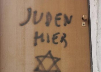 Scritta ‘Qui ebrei’ su casa ex deportata