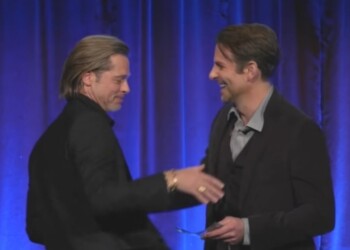 “Se ho battuto l’alcol lo devo a te”: la commozione e l’abbraccio tra Brad Pitt e Bradley Cooper
