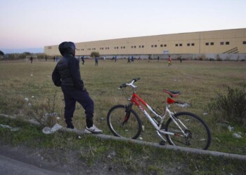 Sfruttamento migranti, arresti