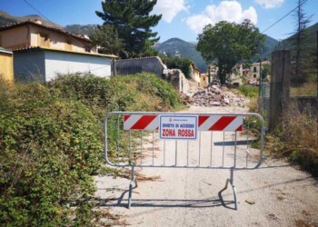 Sindaci, risposte su post-sisma o piazza