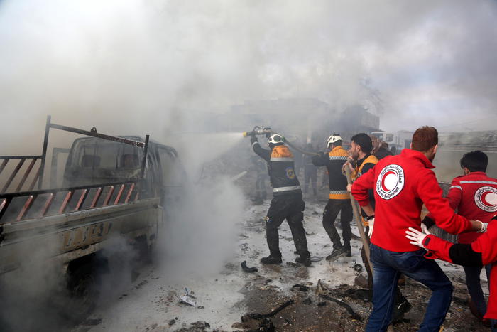 Siria: 7 civili morti in raid russi