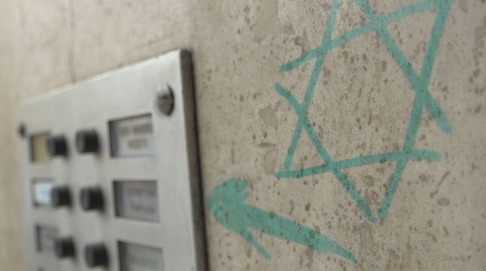 Stella David su porta famiglia deportati