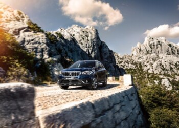 Suzuki 4×4 Vertical Winter Tour: debutta l’Hybrid