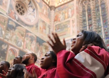 Ujw,duomo gremito per “Messa della Pace”